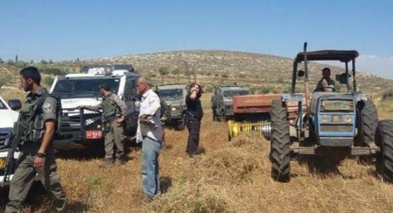 الاحتلال يستولي على حفار مواطن في الخليل